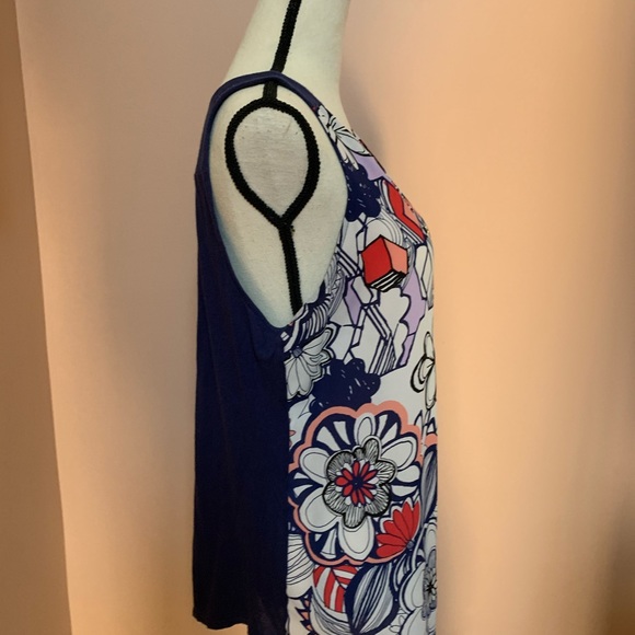 Express | Large Floral Zip Tank Top - Picture 2 of 4